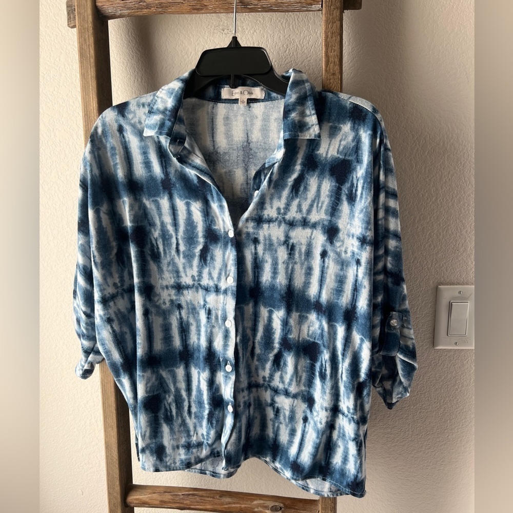 Eden & Olivia women’s blue tie dye button up - Picture 1 of 5